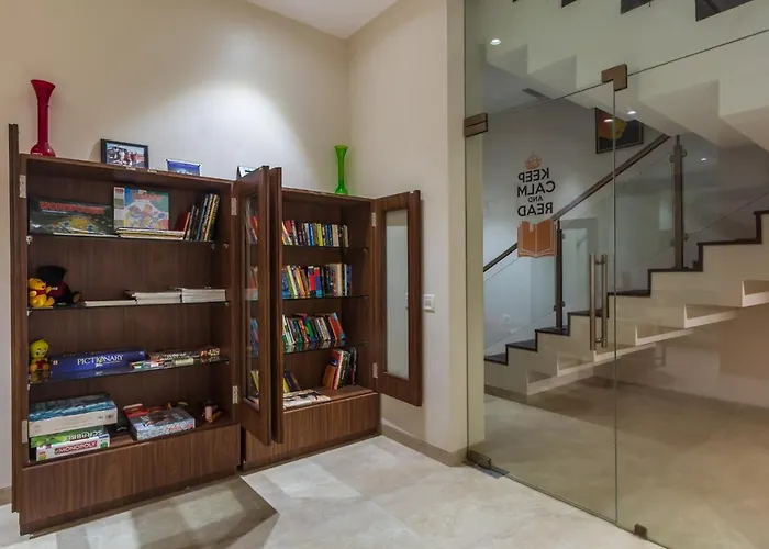 Saffronstays Aspen, Lonavala - Luxury Pool Villa With Games And Tv Room Near Bhushi Dam